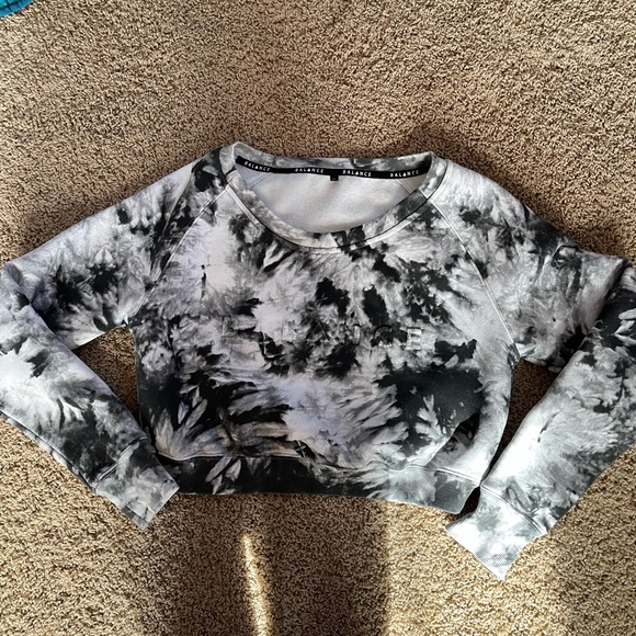 Balance Athletica Tops - Balance Athletica Essence crew XS